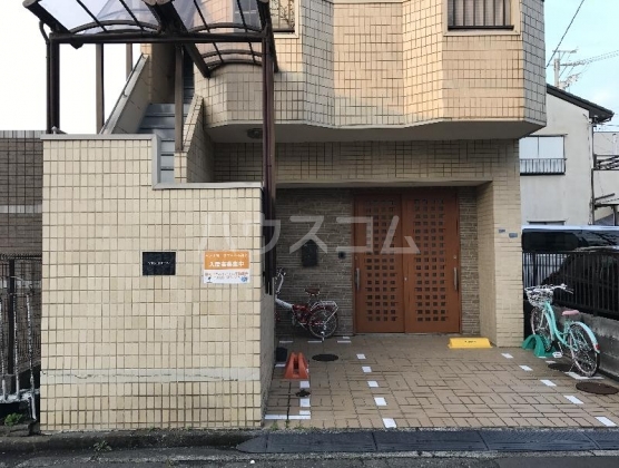 2/3 エントランス