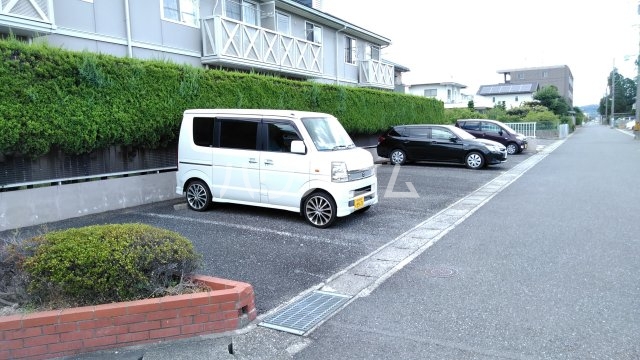 18/26 駐車場