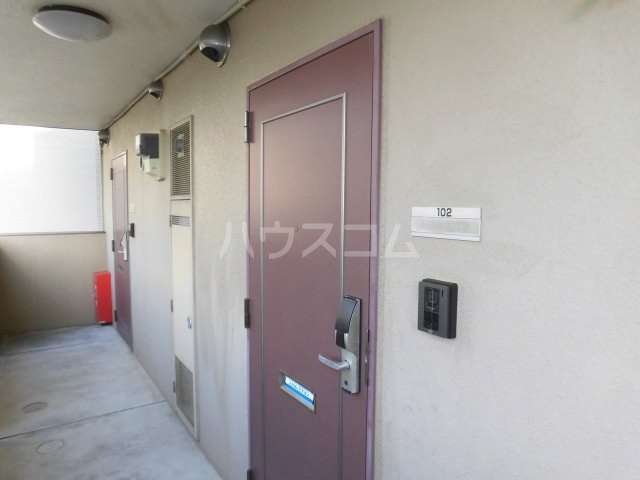 18/29 エントランス