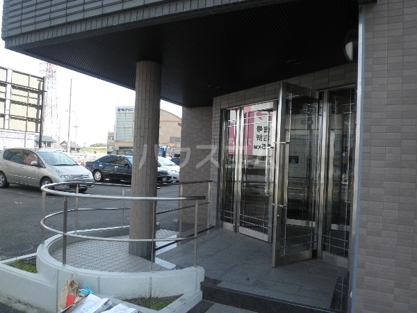 15/17 エントランス