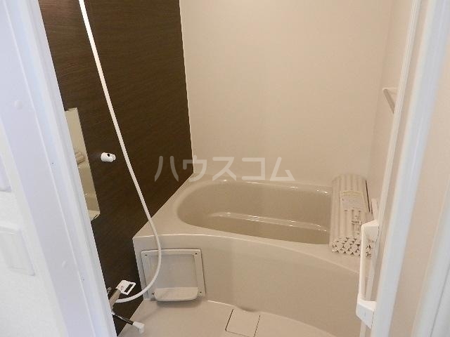 13/22 浴室