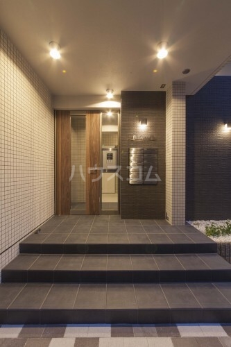 24/27 エントランス