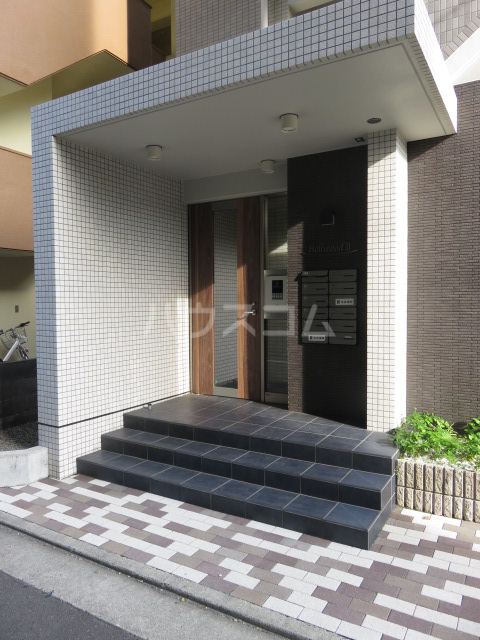 25/29 エントランス