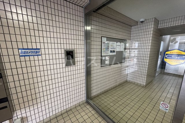 18/22 エントランス