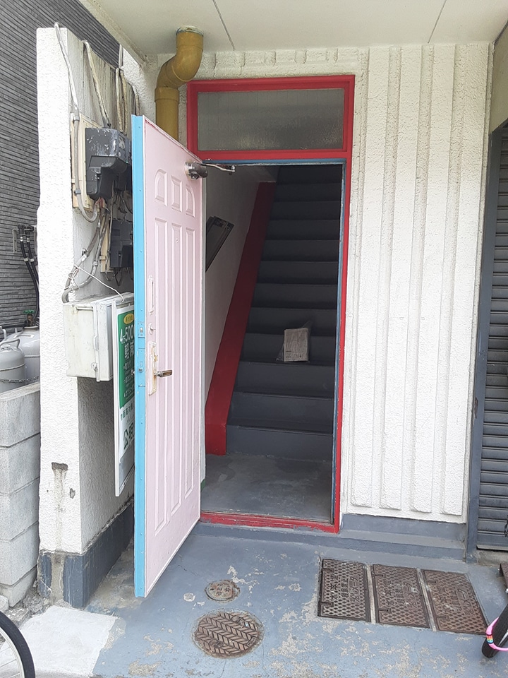 2/2 エントランス