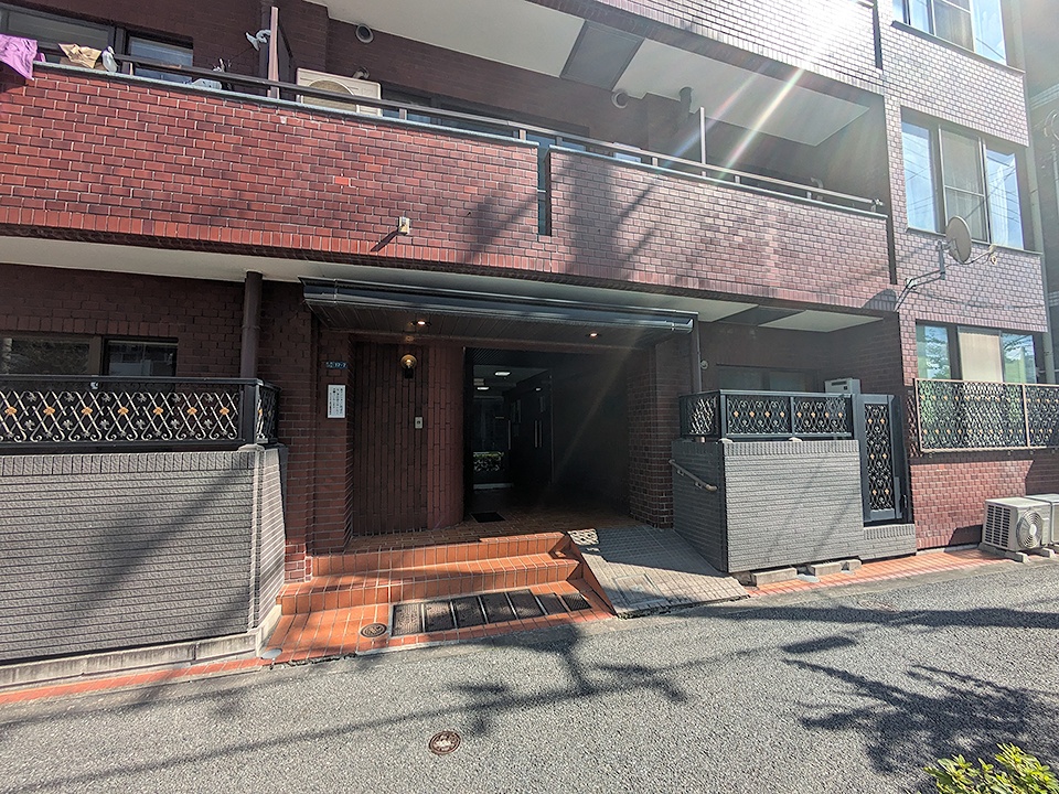 25/25 エントランス