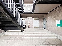 22/30 エントランス