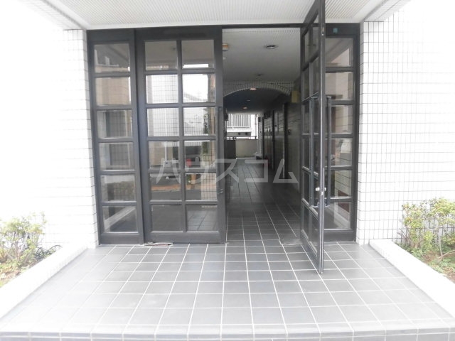 21/25 エントランス