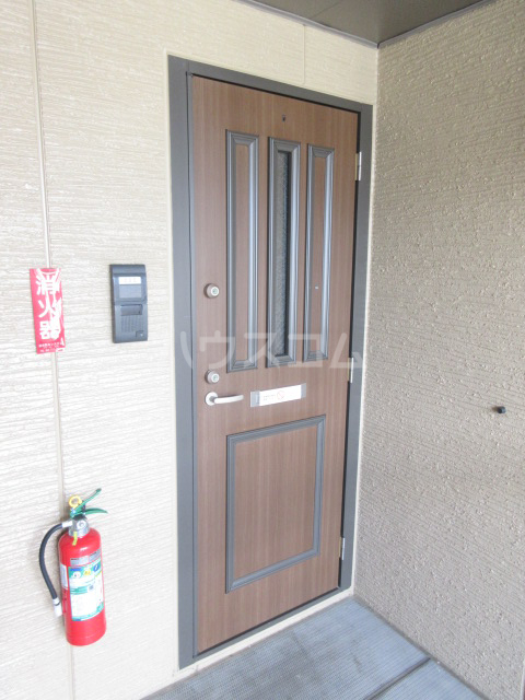 28/30 エントランス