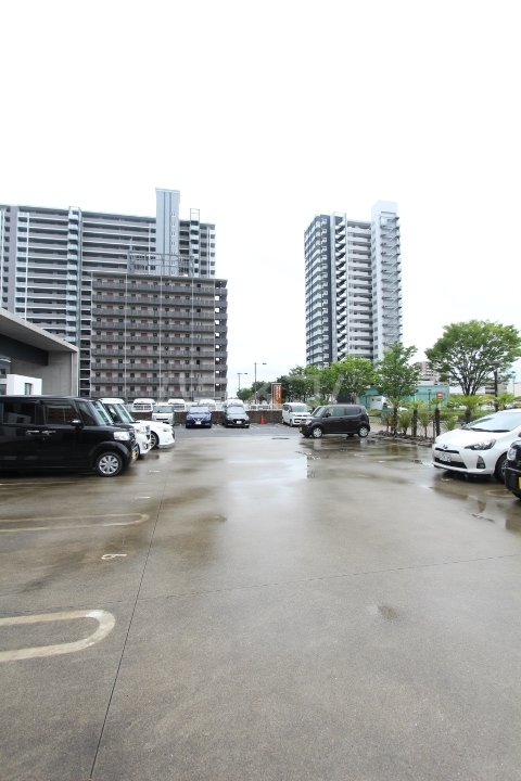 26/30 駐車場