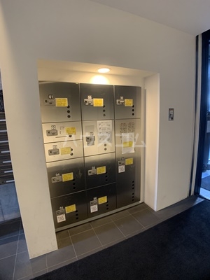 25/30 エントランス