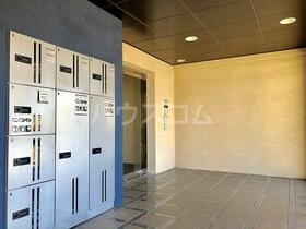 16/18 エントランス