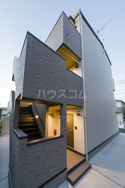 15/23 エントランス