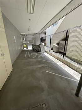 26/30 エントランス