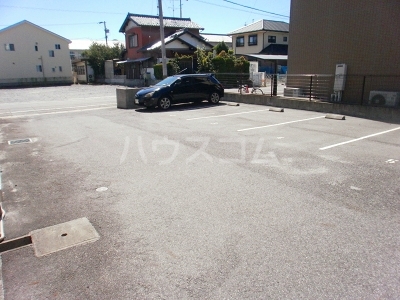 2/5 駐車場