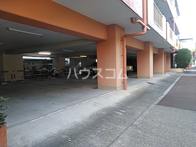 22/30 駐車場