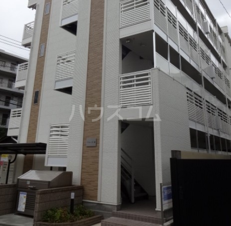 14/20 エントランス