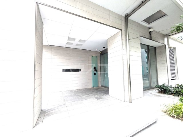 22/28 エントランス