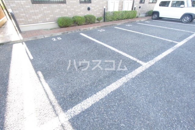 23/30 駐車場