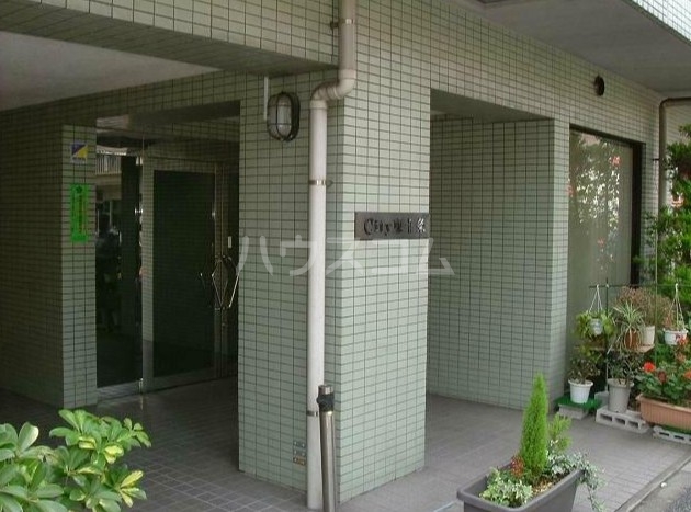 22/30 エントランス