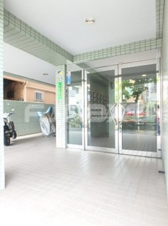 21/29 エントランス