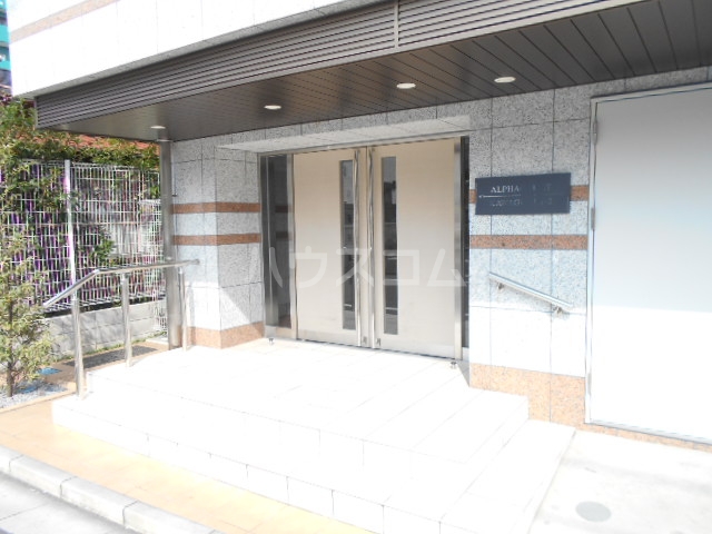 19/30 エントランス