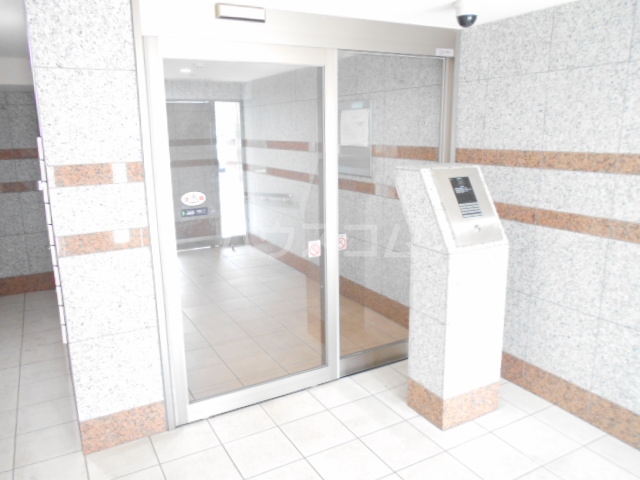 20/30 エントランス