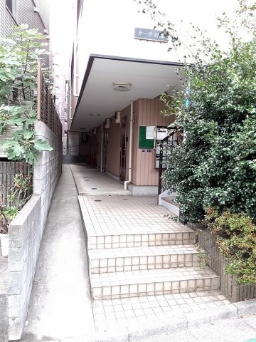 2/4 エントランス