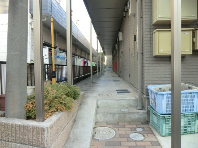 22/27 エントランス