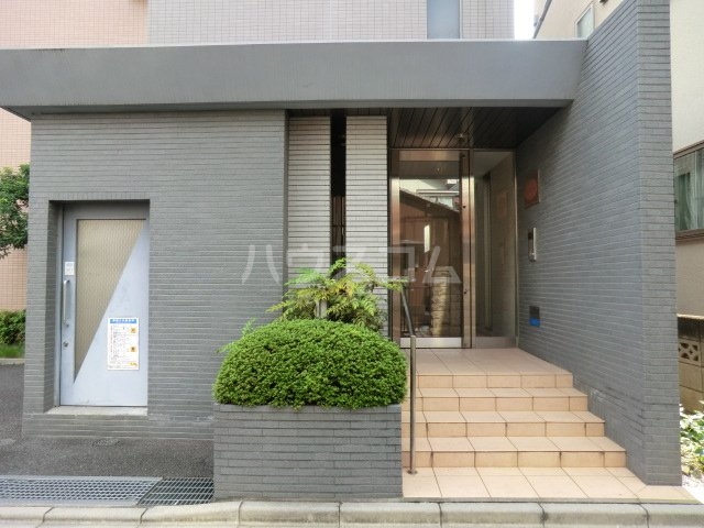 16/22 エントランス