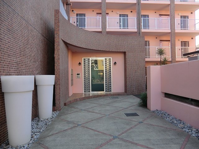 13/23 エントランス