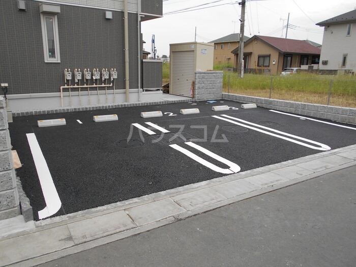 16/17 駐車場