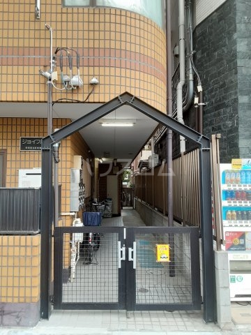 23/26 エントランス
