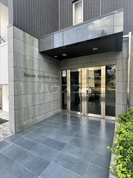 28/30 エントランス