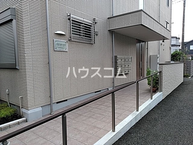 24/28 エントランス