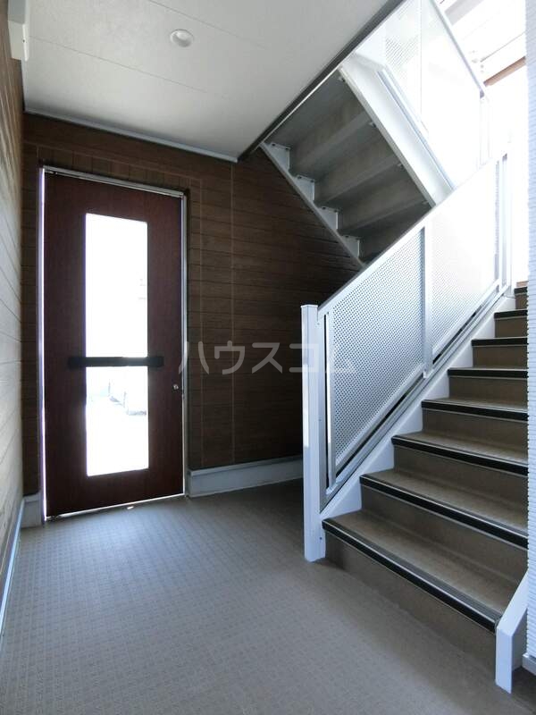 21/27 エントランス