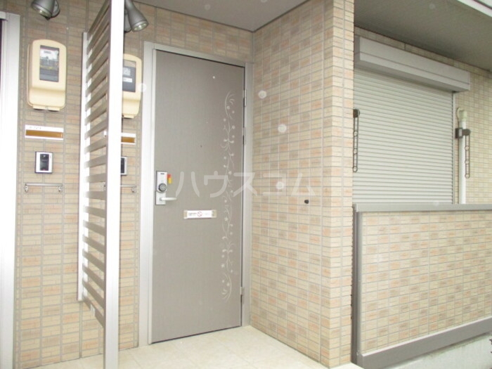 25/28 エントランス