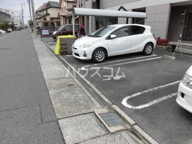 22/30 駐車場