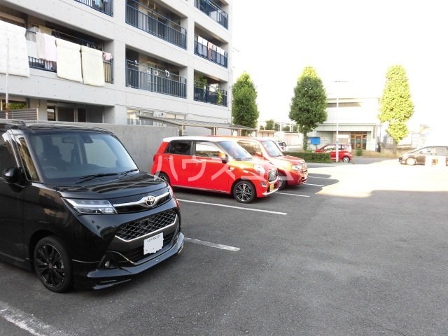 16/23 駐車場