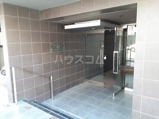 28/30 エントランス