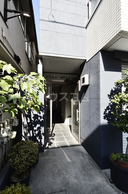 17/18 エントランス