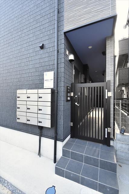 19/27 エントランス