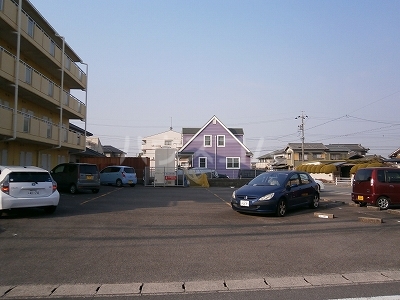 22/30 駐車場