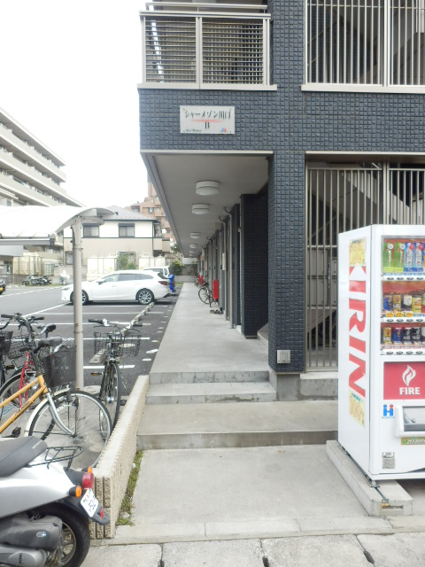 22/30 エントランス