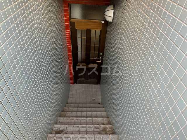 2/3 エントランス