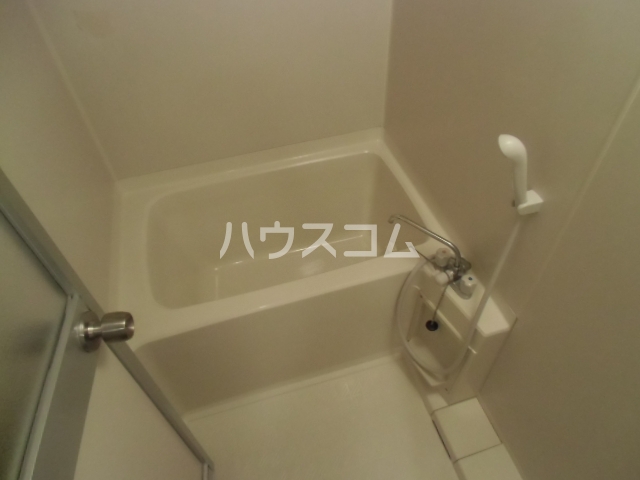 13/30 浴室