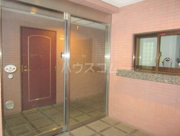 16/21 エントランス