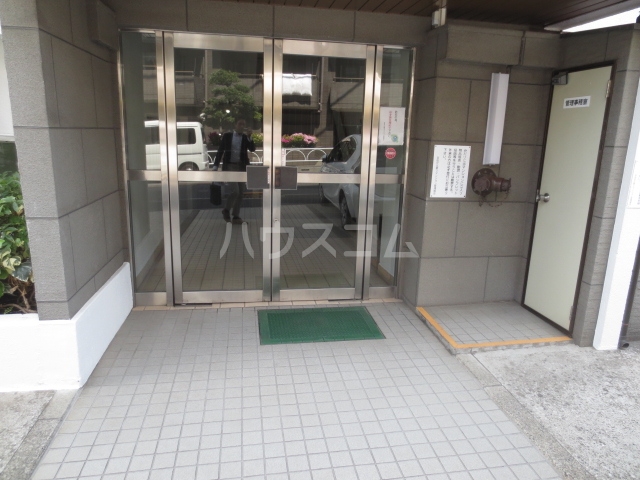 22/25 エントランス