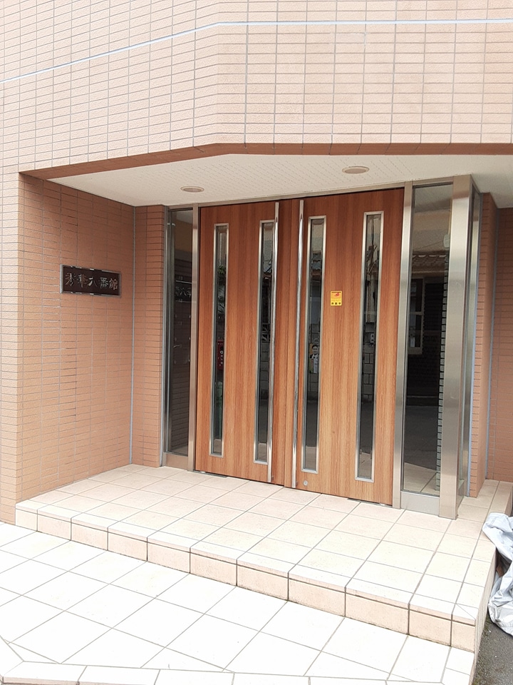 21/25 エントランス