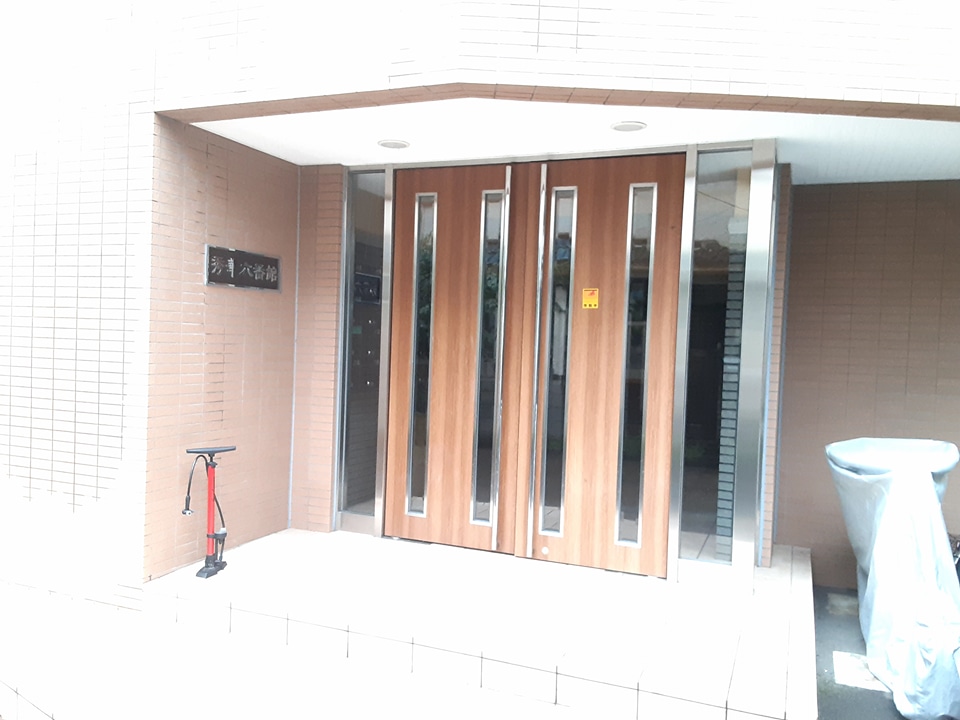 19/23 エントランス